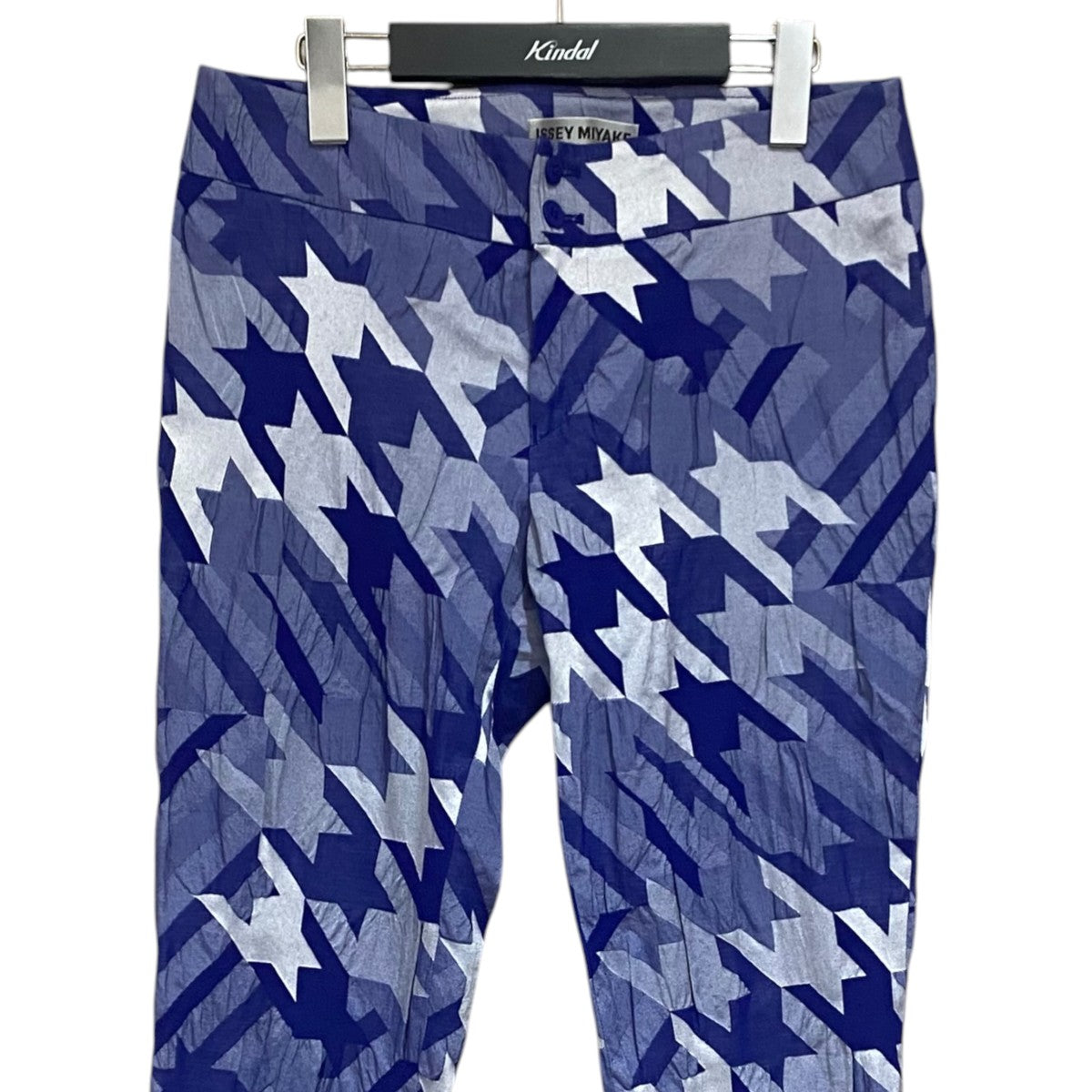 イッセイミヤケ　総柄ワイドパンツ ISSEY MIYAKE(イッセイミヤケ) 総柄パンツIM31FF505 IM31FF505 ブルー