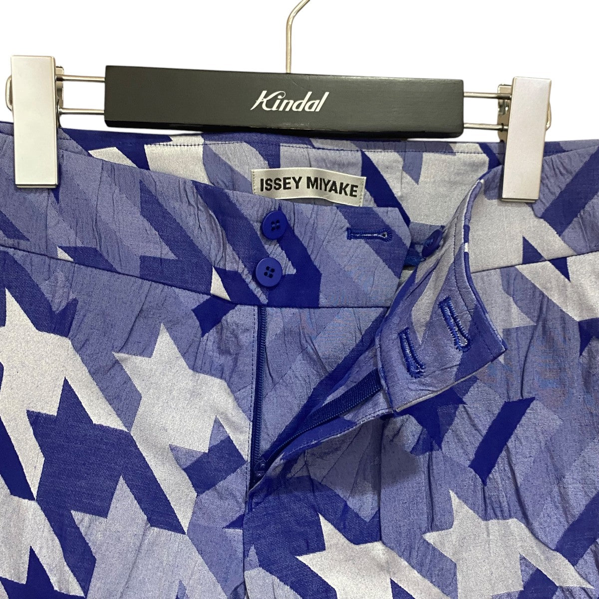 イッセイミヤケ　総柄ワイドパンツ ISSEY MIYAKE(イッセイミヤケ) 総柄パンツIM31FF505 IM31FF505 ブルー