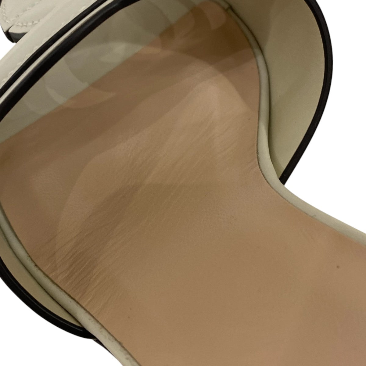 インターロッキングGサンダル