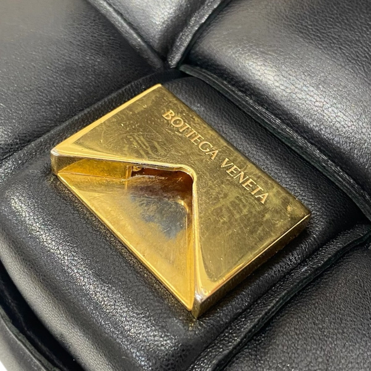BOTTEGA VENETA マキシイントレチャート パデットカセット ショルダーバッグ 古着・中古-6枚目のアイテム画像