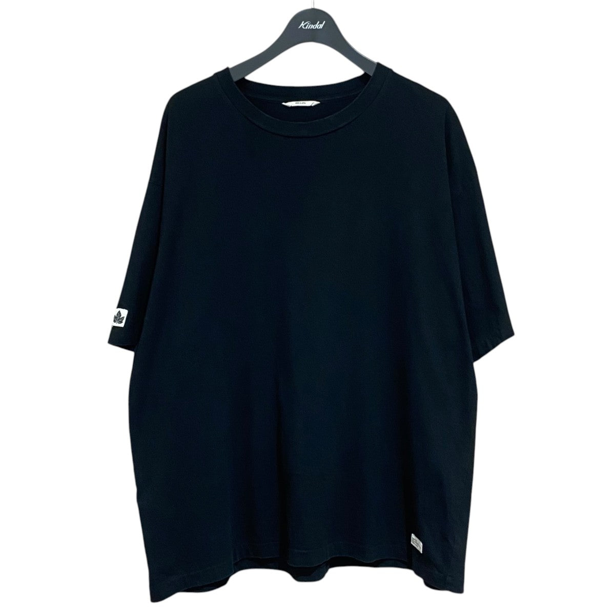 クールネックTシャツ
