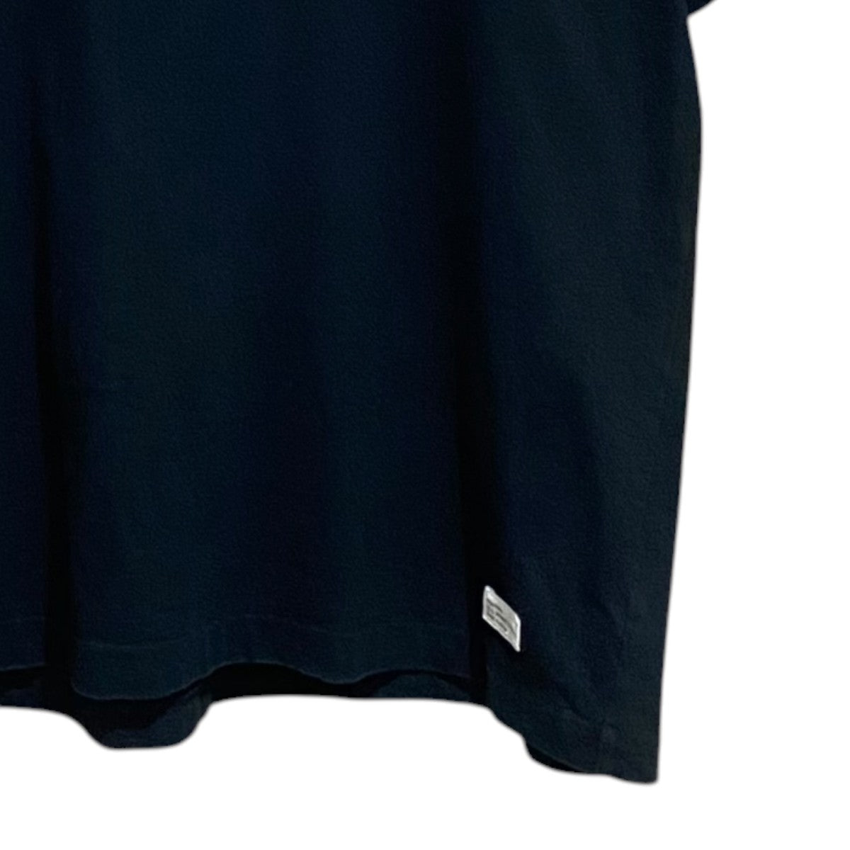 クールネックTシャツ