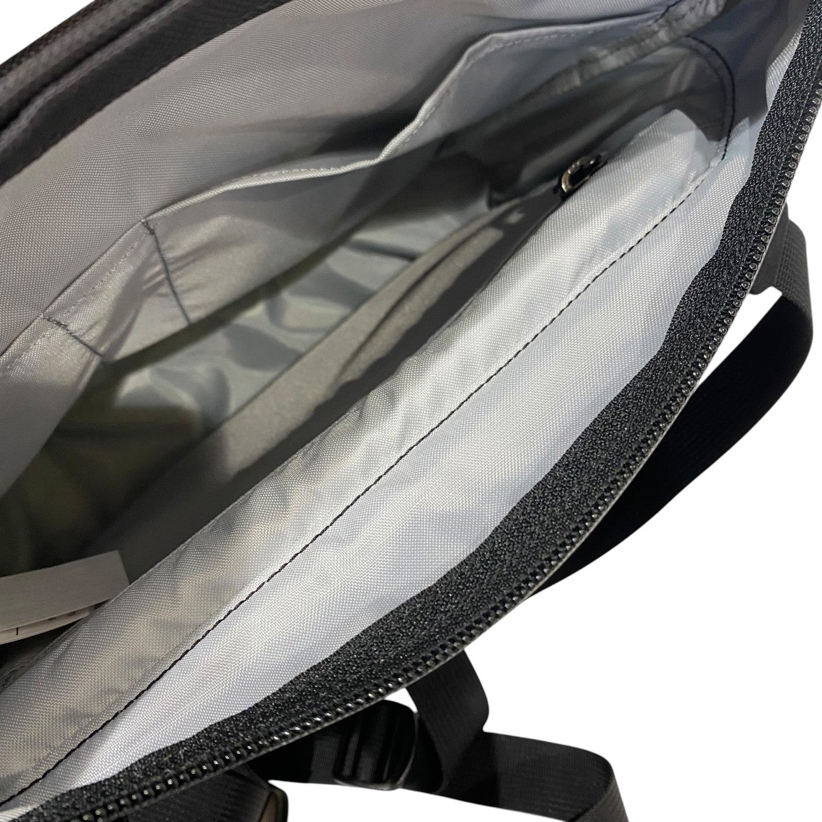Arro 8 Shoulder Bag
