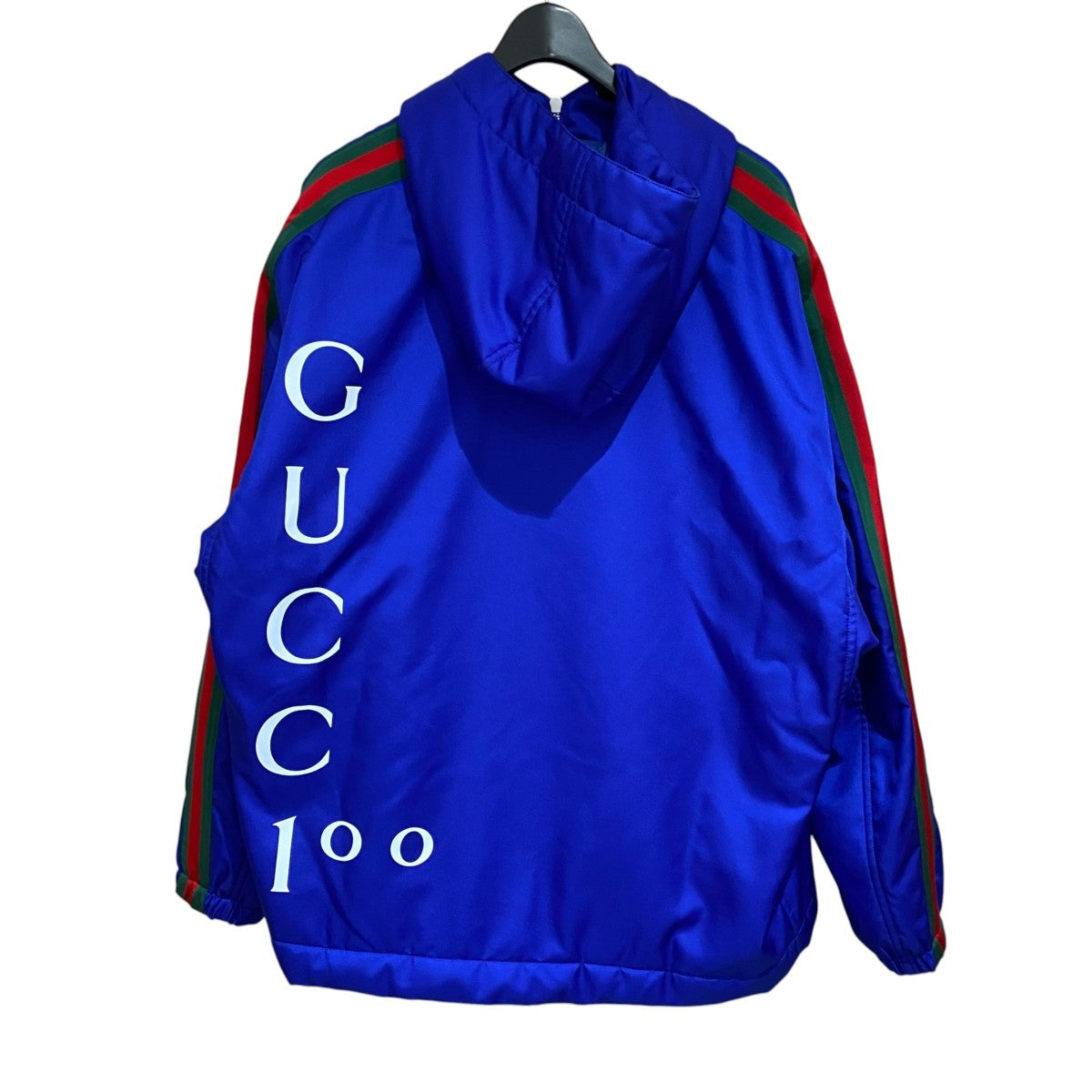 バックロゴ中綿フーディ