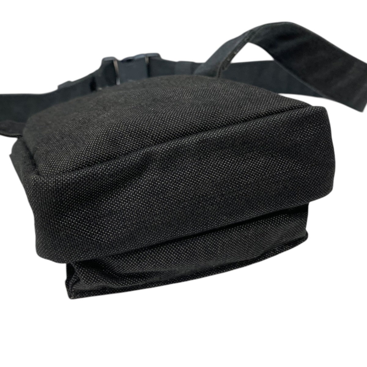 SMOKY VERTICAL SHOULDER BAG