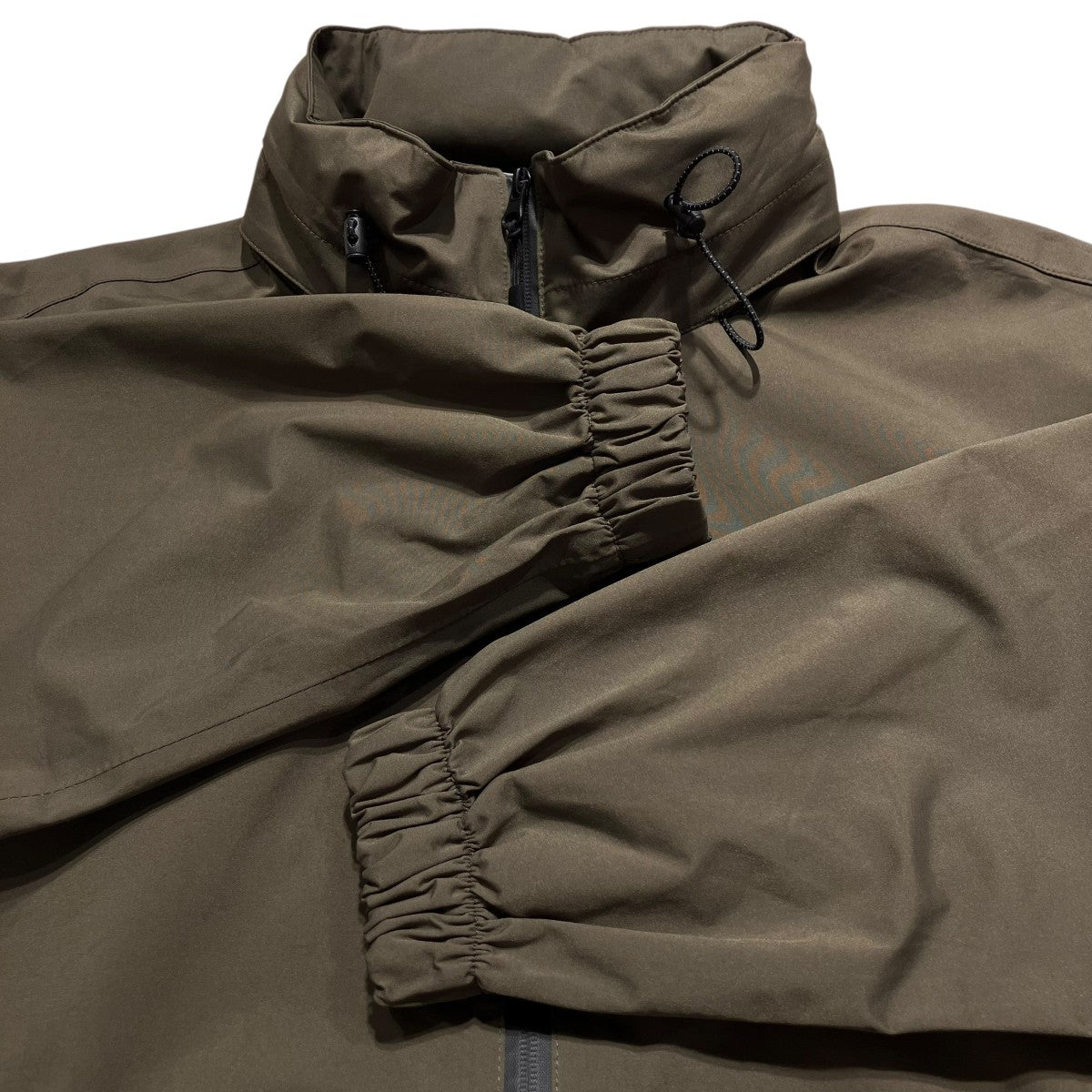 WHITE MOUNTAINEERING 「WATERPROOF ZIP UP JACKET KIU W．M．B．Cコラボ」ナイロンジャケット 古着・中古-4枚目のアイテム画像