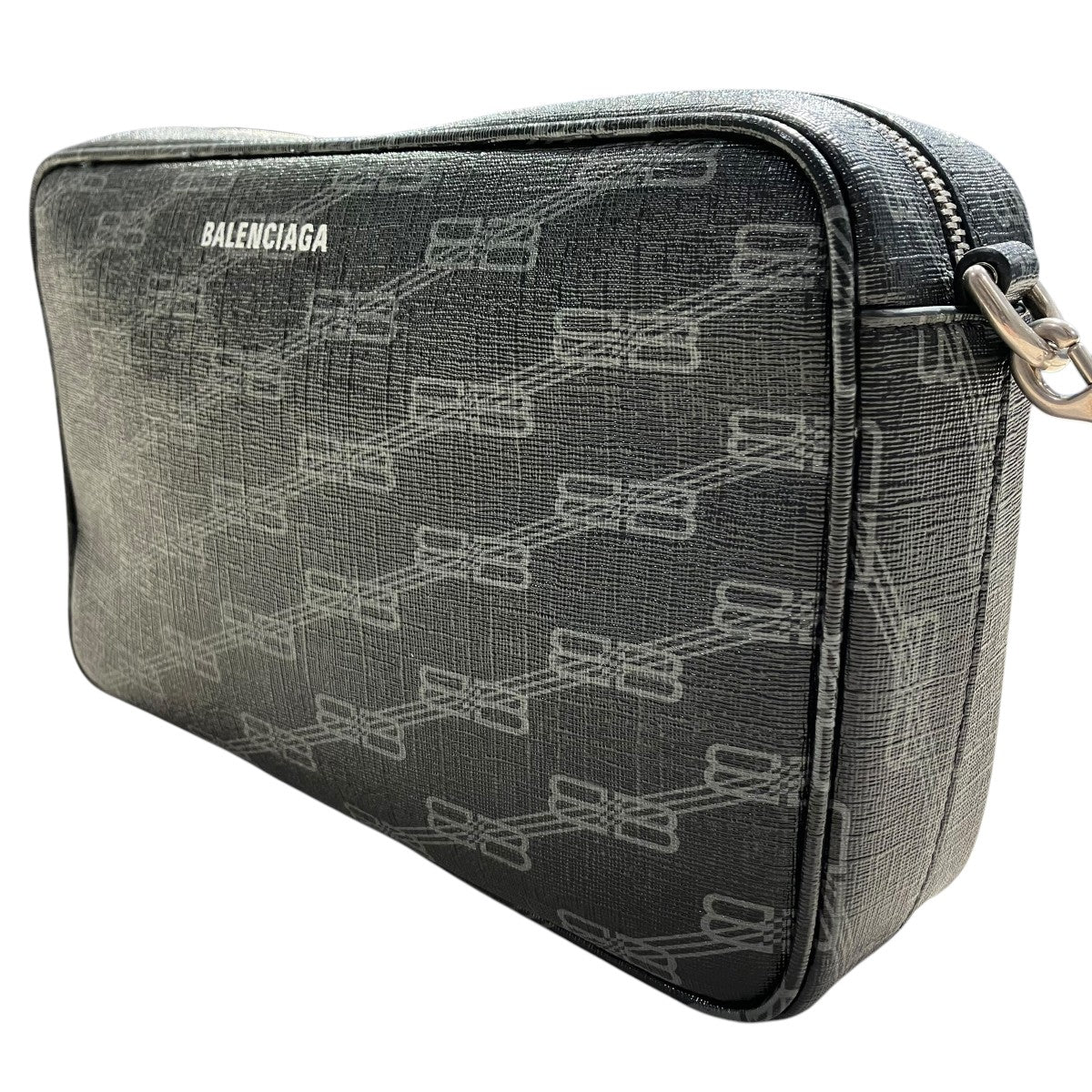 「SIGNATURE MEDIUM CAMERA BAG」ショルダーバッグ702723