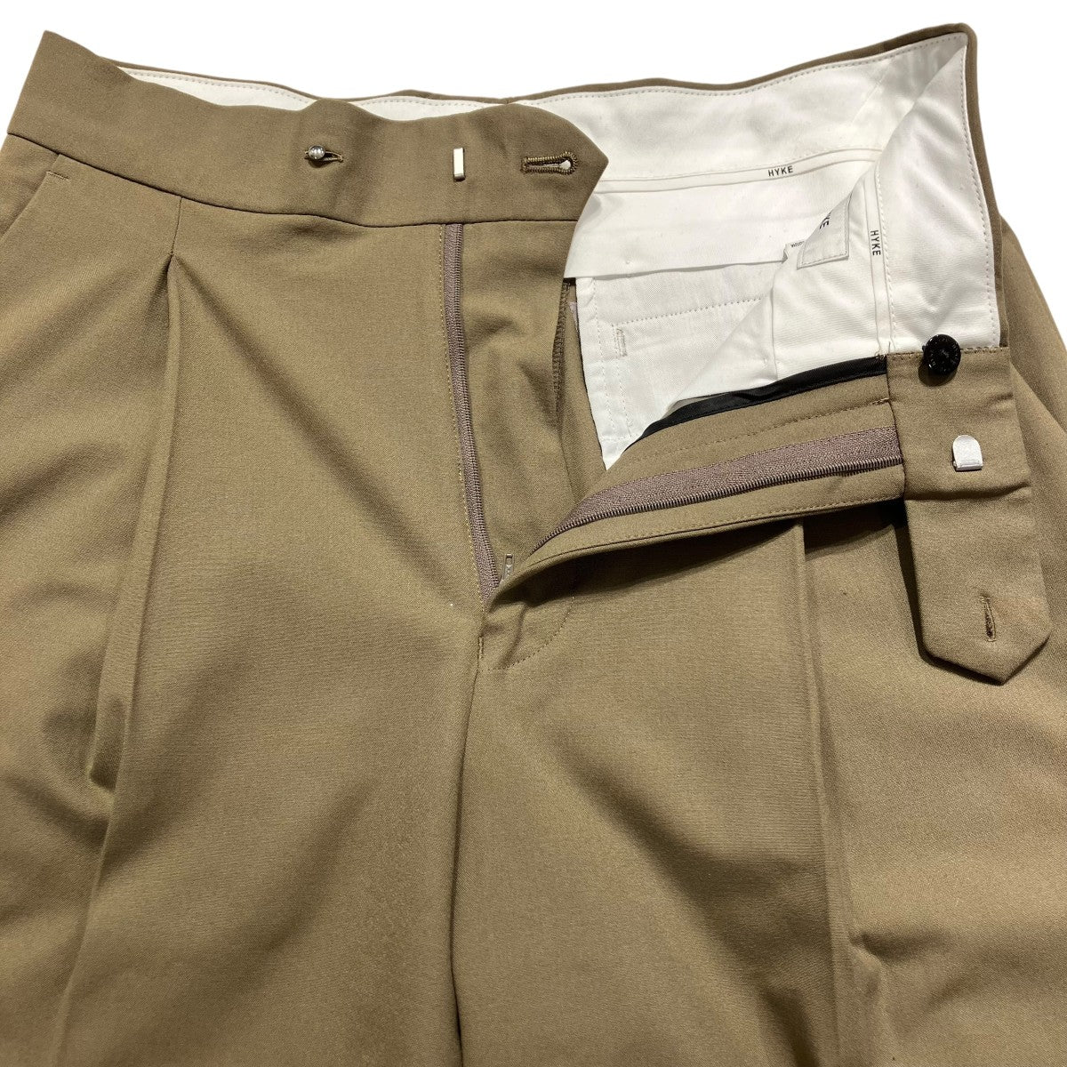 HYKE P/R STRETCH TAPERED PANTS ベージュ サイズ2