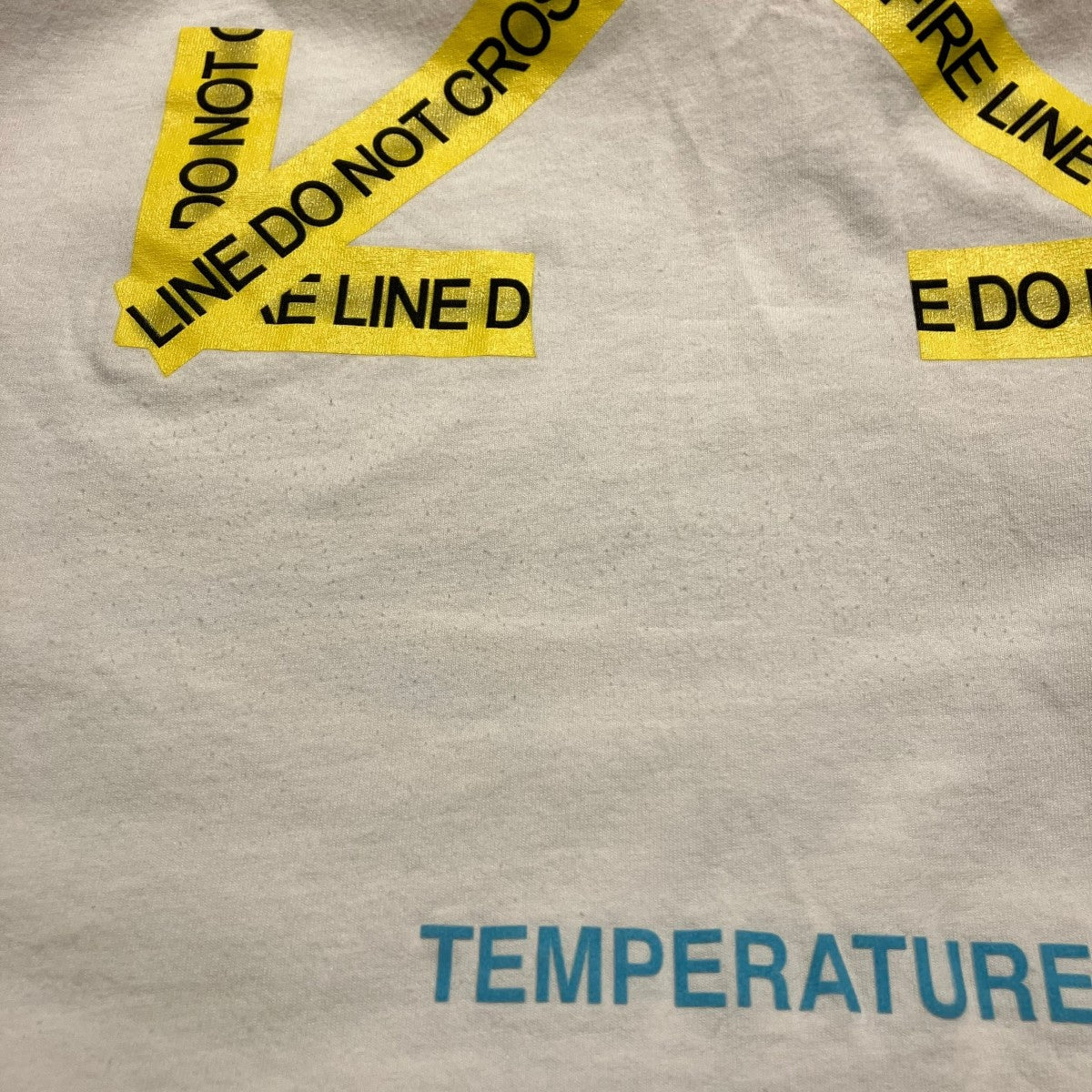 OFF-WHITE オフホワイト テープデザイン Tシャツ オフホワイト オーバーサイズ テープ アロー Tシャツ ブラック