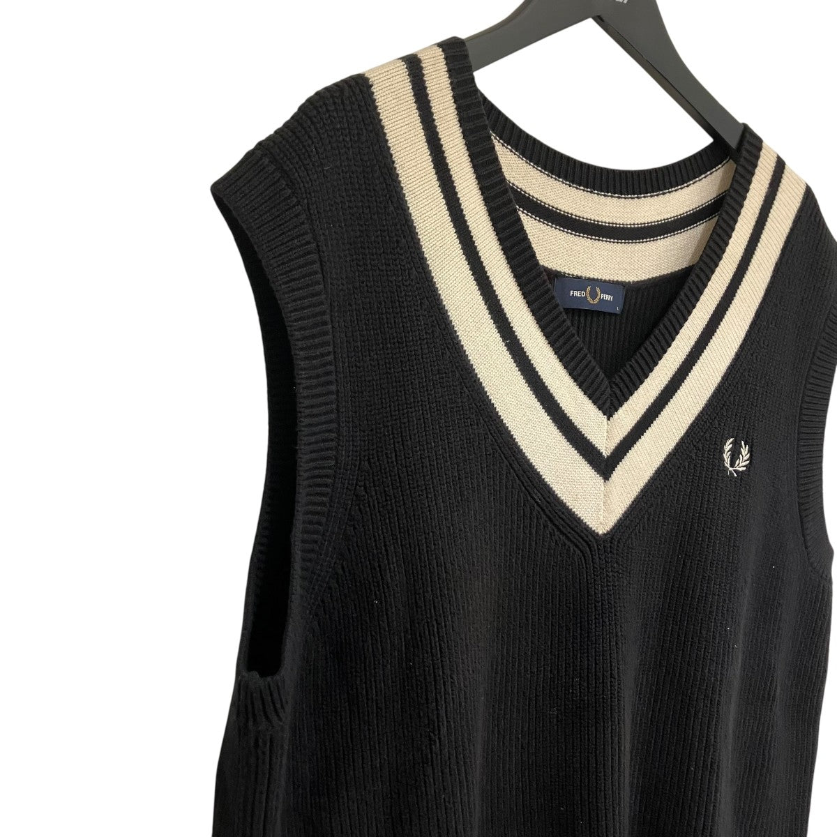 FRED PERRY Vネックニットベスト FRED PERRY フレッドペリー チルデン ベスト ストライプド V