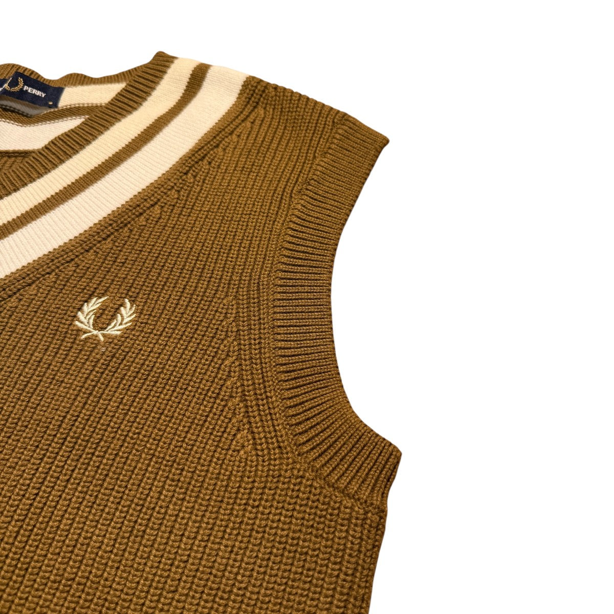 FRED PERRY(フレッドペリー) Striped Trim V-Neck Tank チルデン