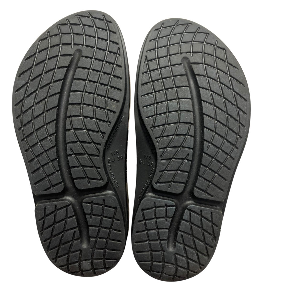 OOFOS(ウーフォス) OOmega OOahh Limitedベロアサンダル ブラック