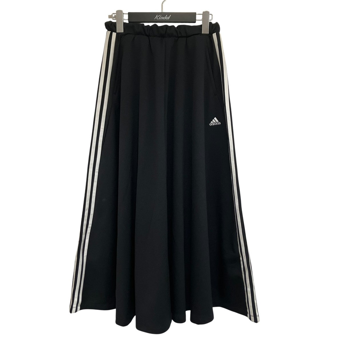 ♥️新品⭐adidas ★パンチング フリルスカート モックシャツ セット 黒白 アディダス 【ゴルフ】BOSロゴパンチングフレアスカート