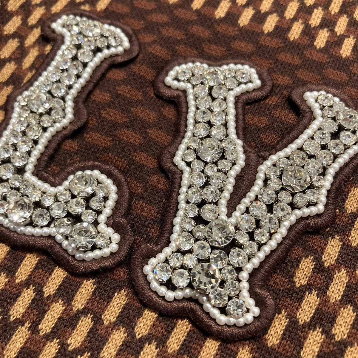 LOUIS VUITTON 24SSショート スリーブコットン ダミエ クルーネック ウィズストラス LVパッチロゴTシャツRM241 AUR HQN63W 古着・中古-5枚目のアイテム画像