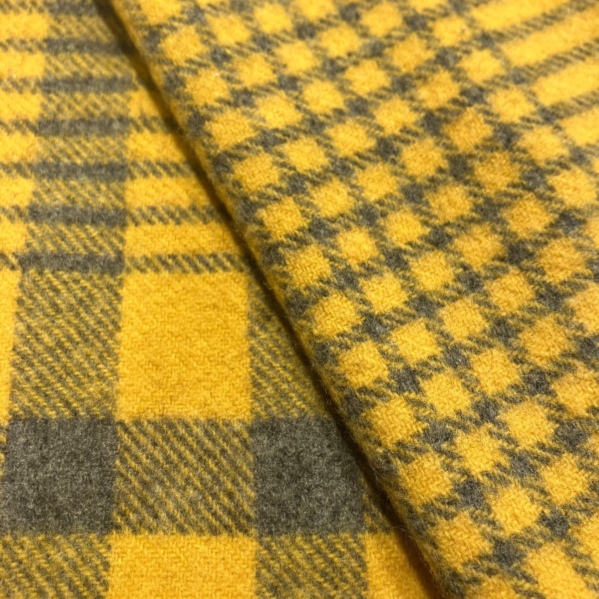 ACNE STUDIOS(アクネストゥディオズ) チェックマフラー イエロー