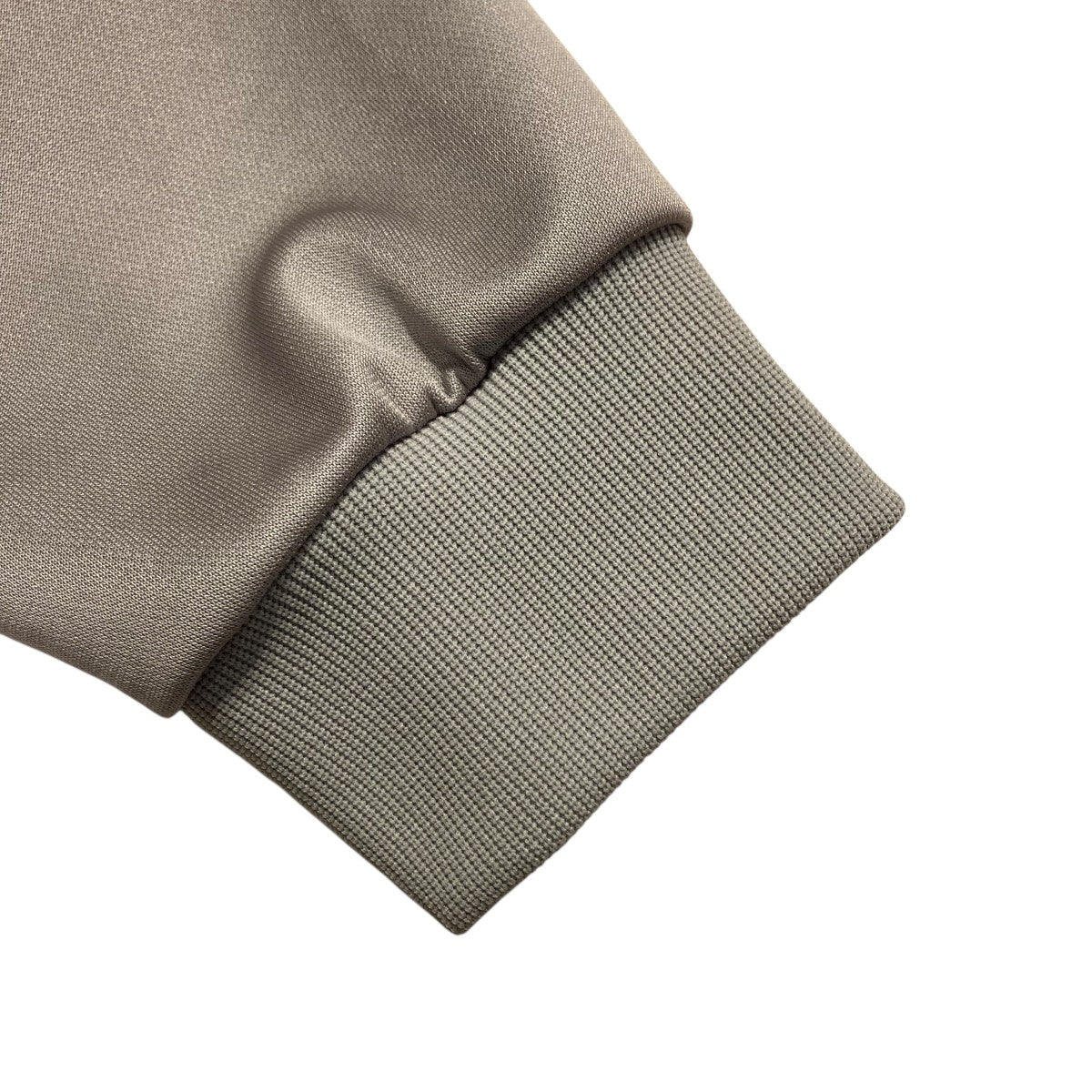 トラックジャケット