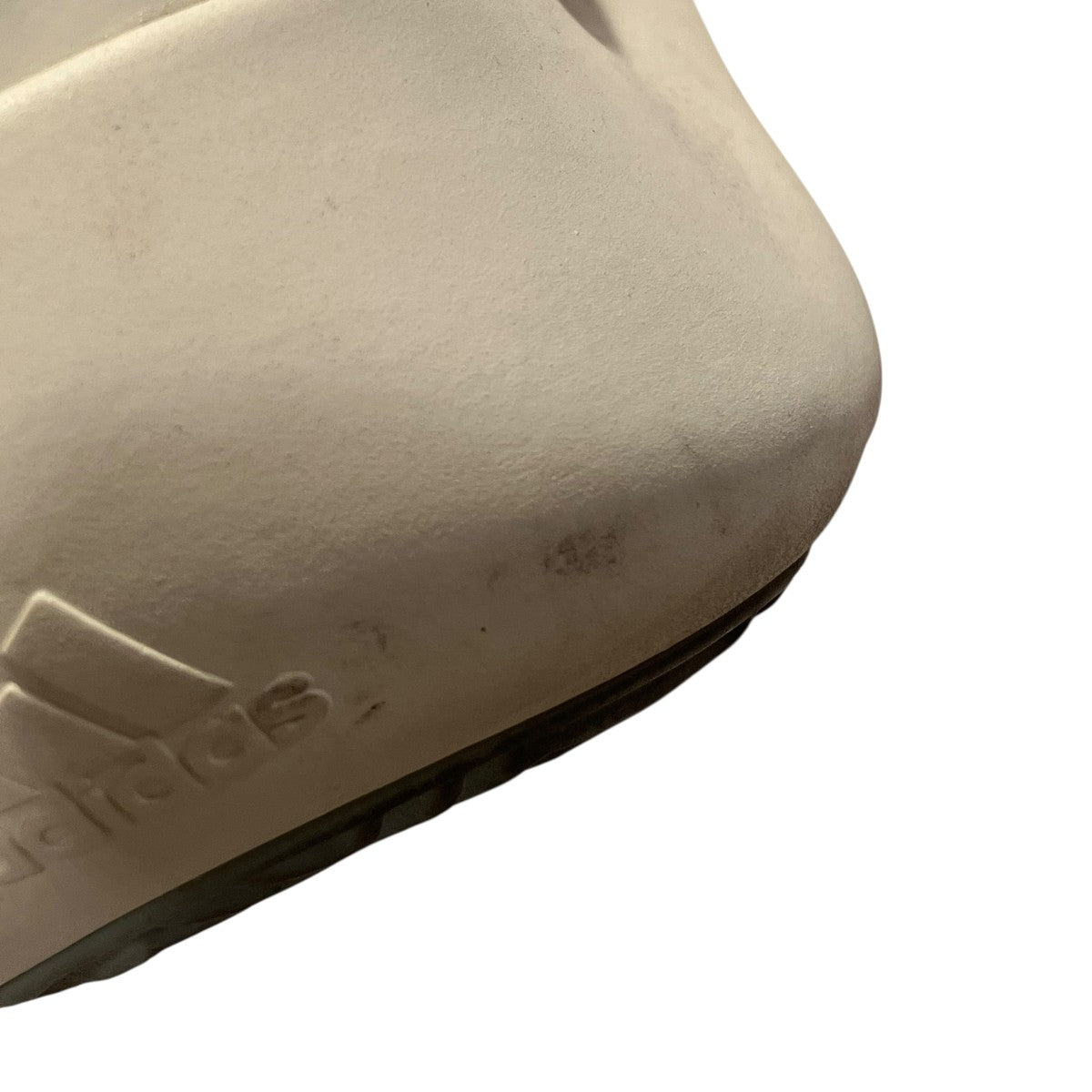 YEEZY 700V3 AzaelローカットスニーカーFW4980