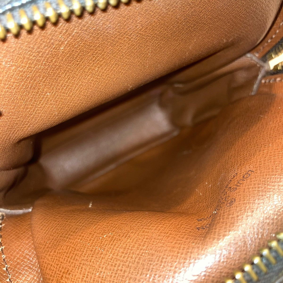 モノグラムミニアマゾンショルダーバックM45238