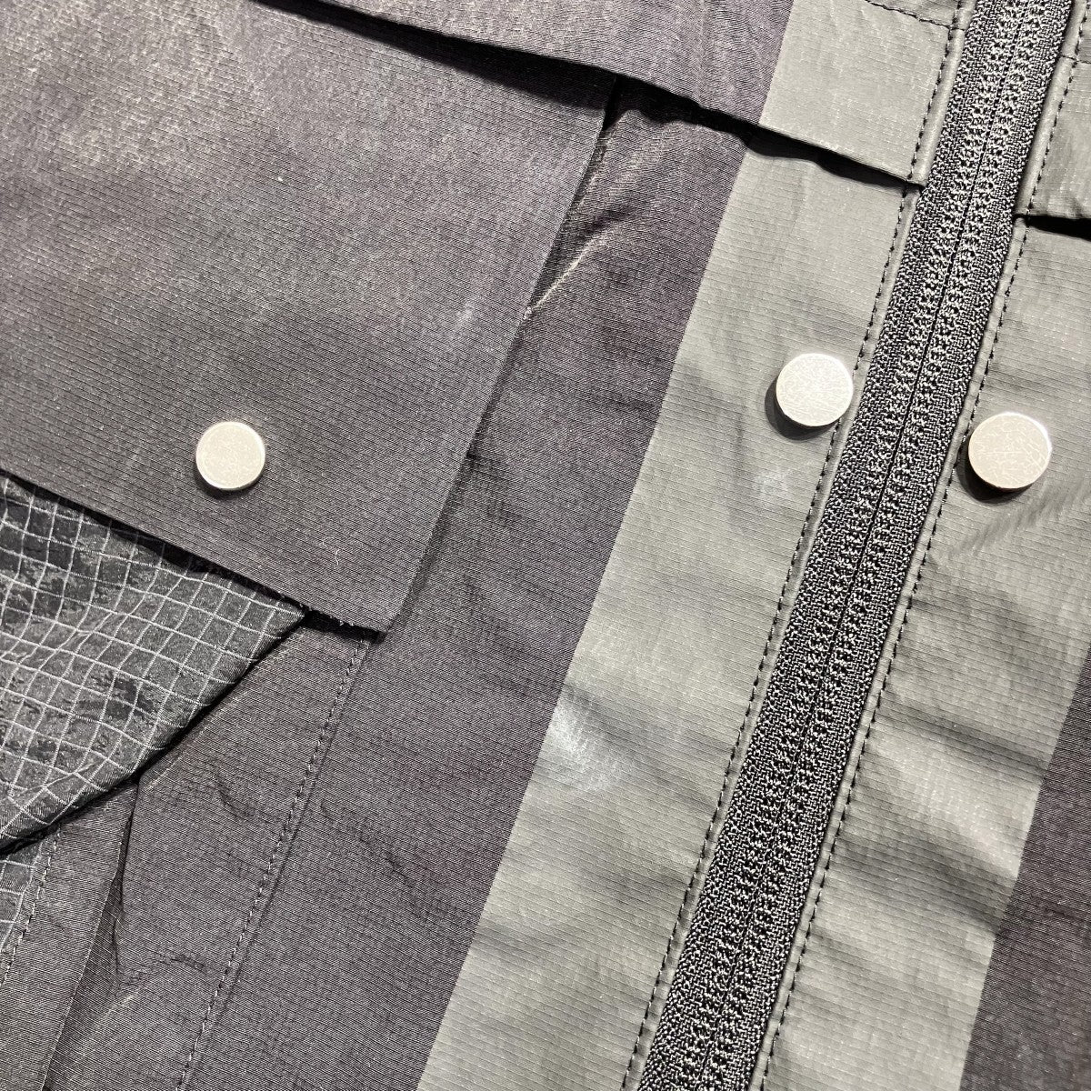 WHITE MOUNTAINEERING(ホワイトマウンテニアリング) 25SSLUGGAGEベスト