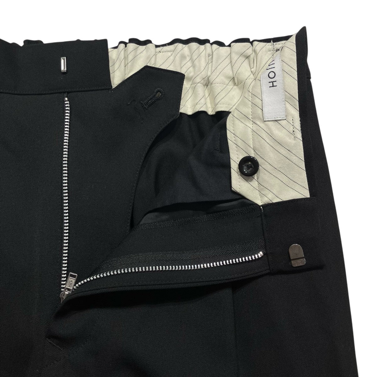 UJOH ボタン付きスリットパンツ 黒 UJOH(ウジョー) 25AWBUTTON SLIT PNT - BLACKパンツM743-P51-103 M743