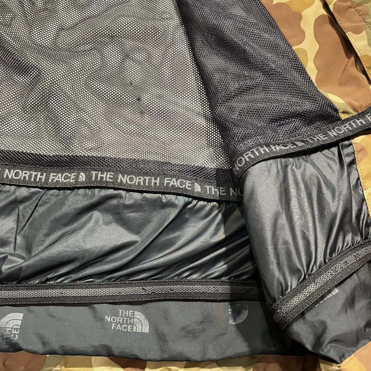 THE NORTH FACE(ザノースフェイス) NOVELTY SCOOP JACKET カモフラ柄