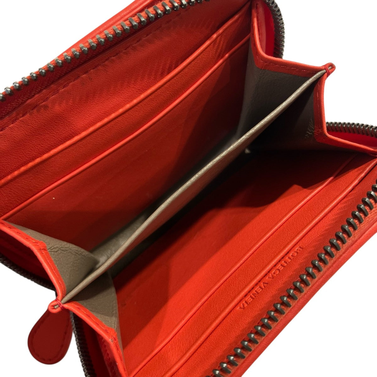 ボッテガヴェネタ 二つ折り財布 イントレチャート レッド BOTTEGA VENETA(ボッテガヴェネタ) イントレチャート2つ折り財布