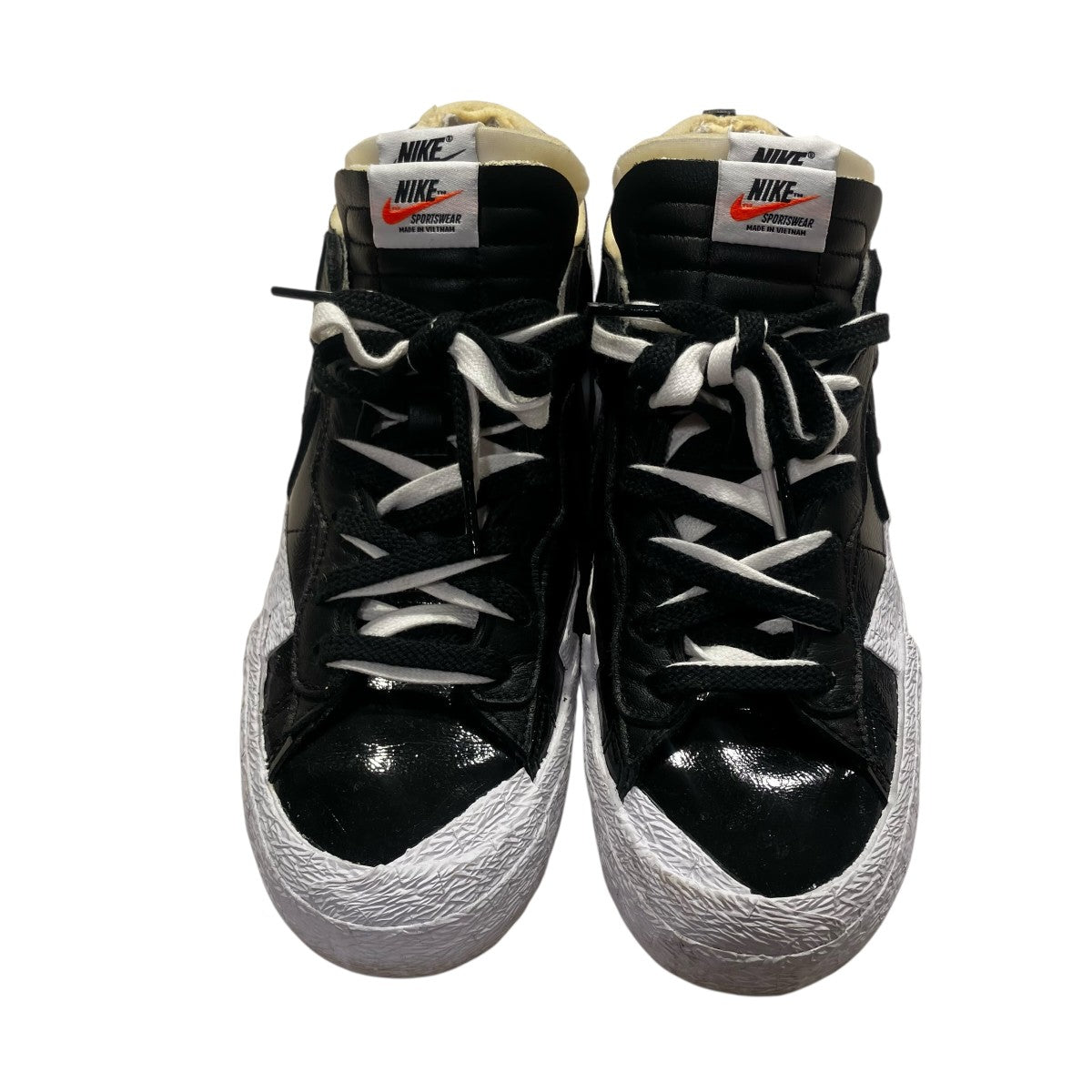NIKE×sacai Blazer Low Black Patent LeatherスニーカーDM6443-001 古着・中古-2枚目のアイテム画像