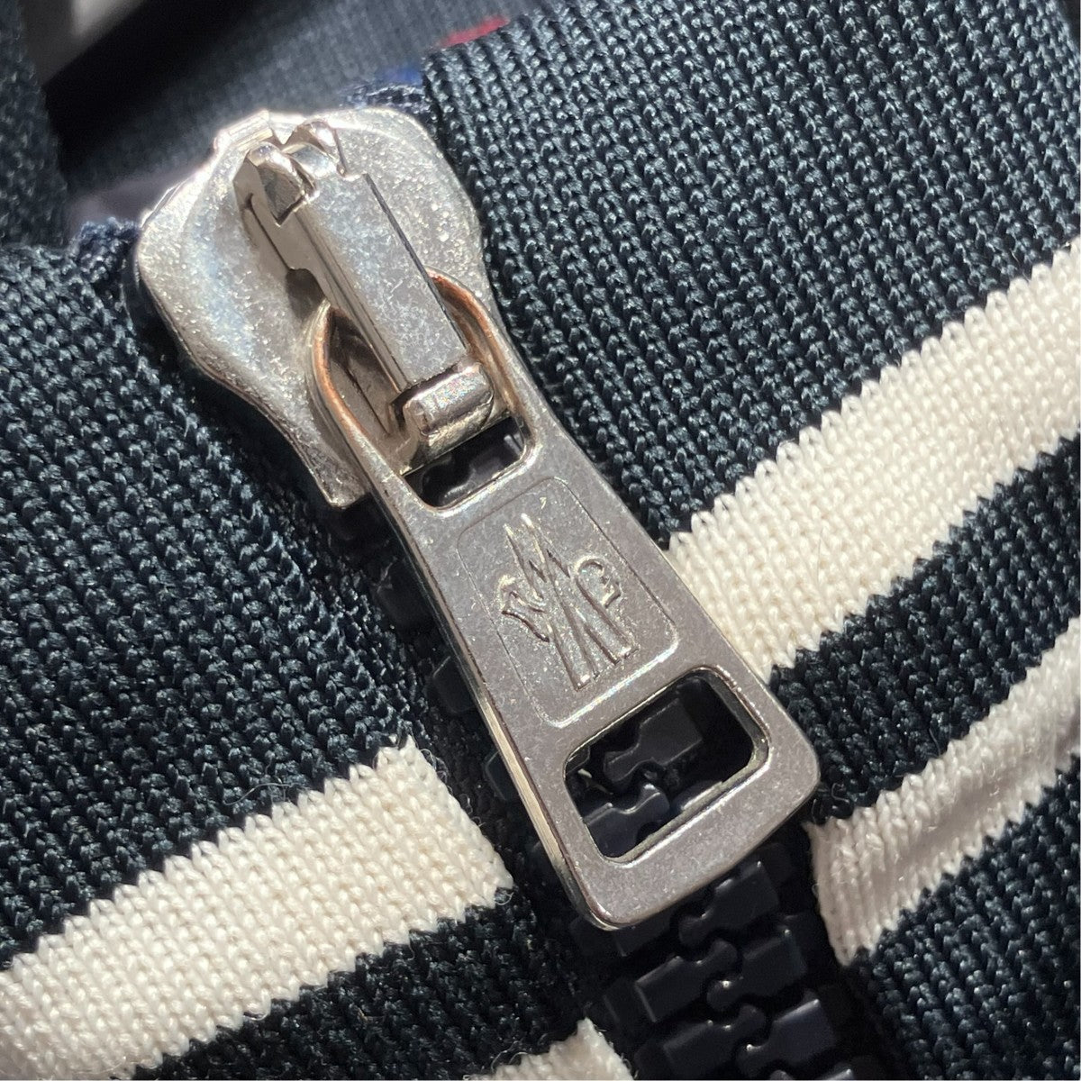 MONCLER KENYA GIUBBOTTO ボーダーハイネック ナイロンミリタリージャケットナイロンジャケット101-092-41120-50 古着・中古-5枚目のアイテム画像