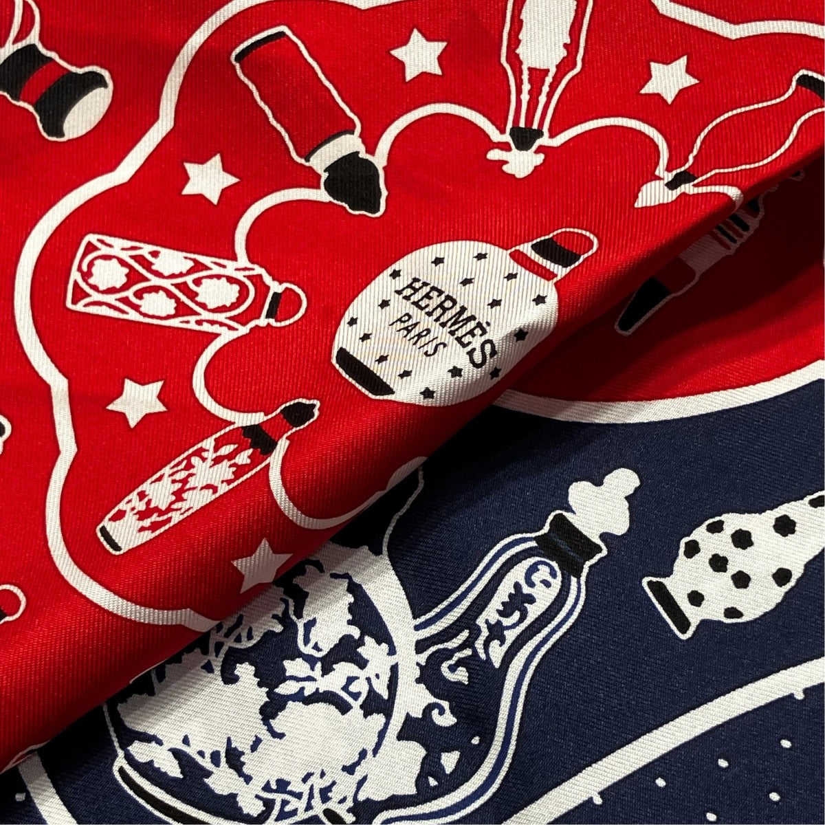 カレ55 Les Flacons Bandanaスカーフ