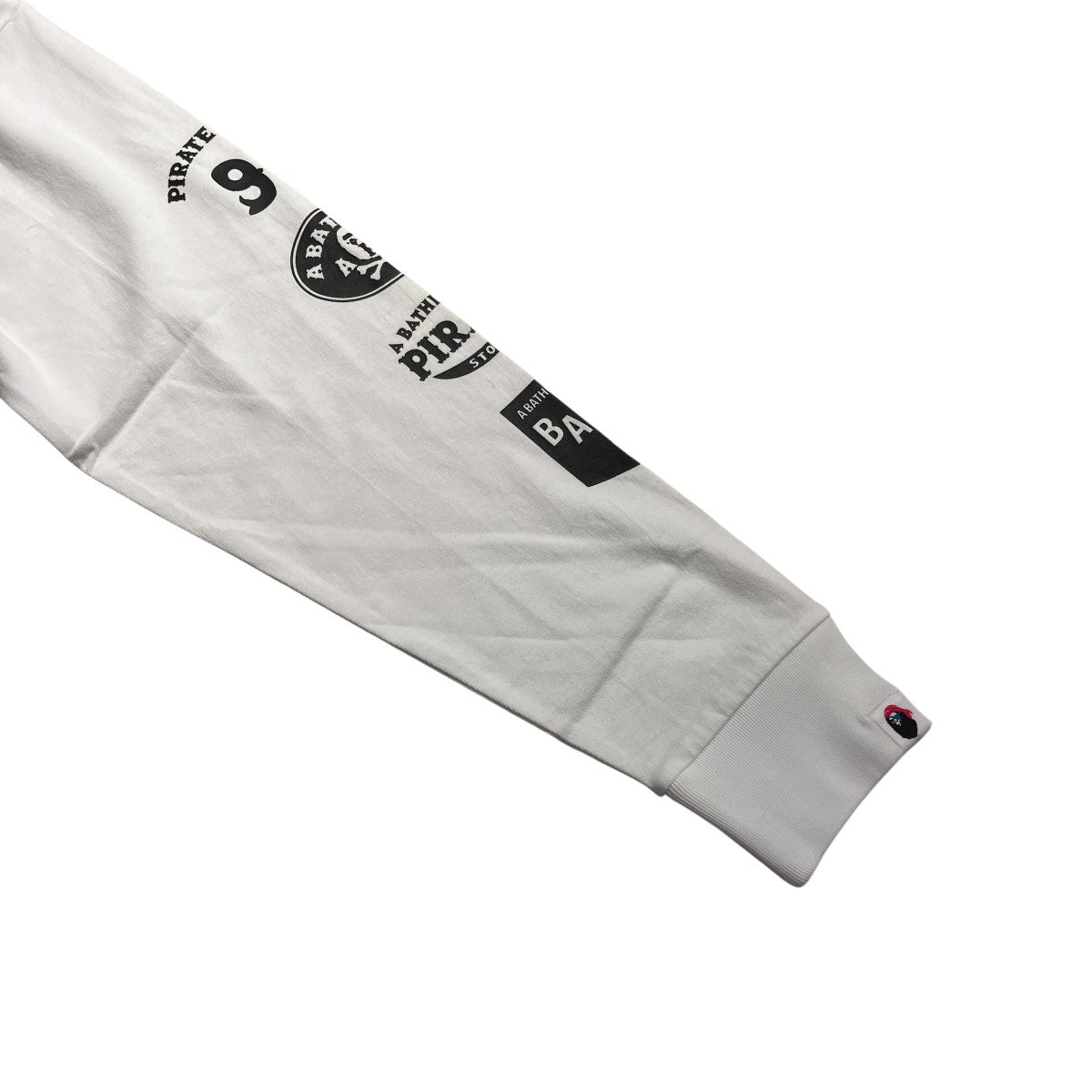 ロゴ長袖Tシャツ