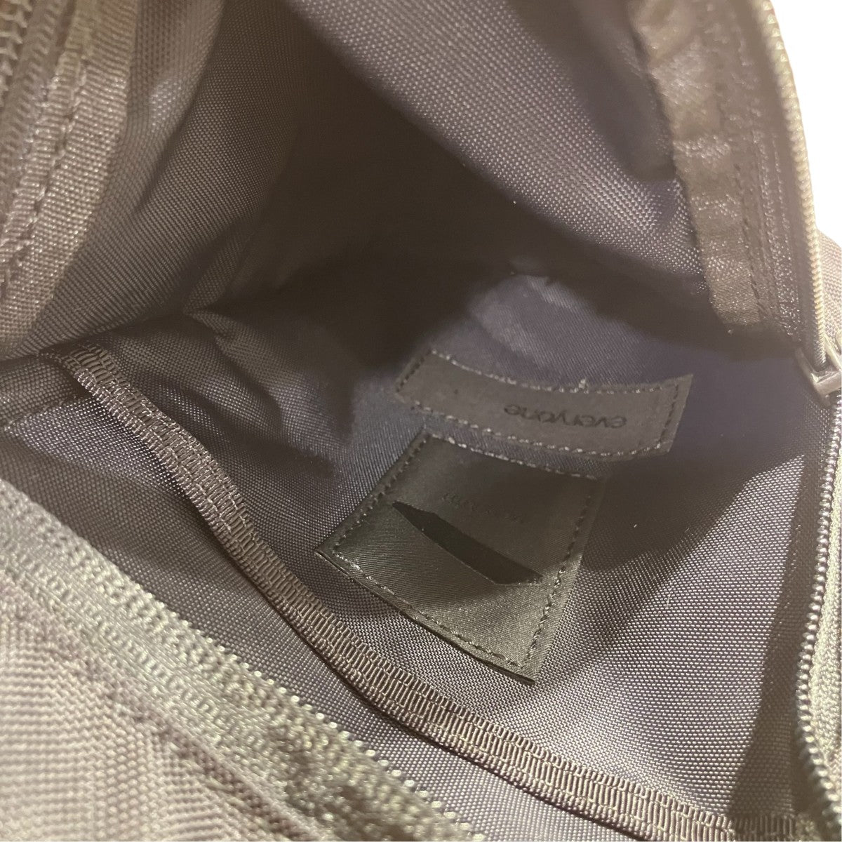 everyone×MONOLITH PAPERBACK POUCH STANDARD EOショルダーポーチ 古着・中古-5枚目のアイテム画像