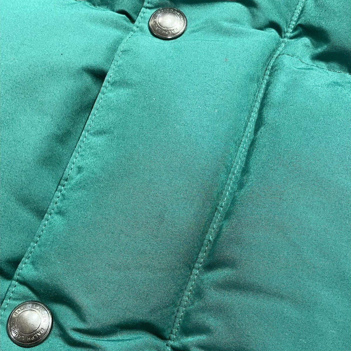 フード付きダウンベスト