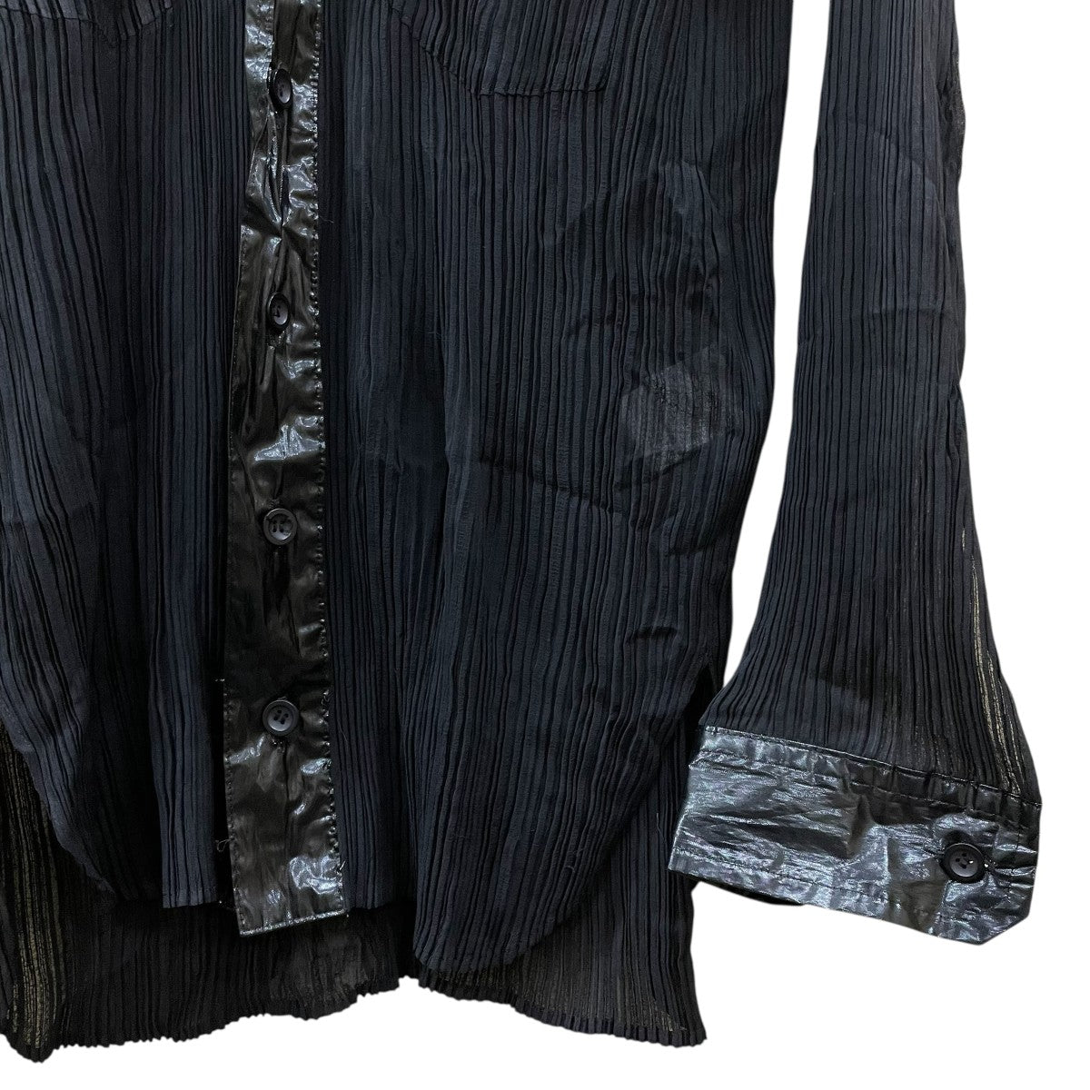イッセイミヤケ ISSEY MIYAKE ナイロン切替プリーツシャツ 長袖ブラウス IM63-FJ936 ブラック サイズ：M ISSEY MIYAKE(イッセイミヤケ) ナイロン切替プリーツシャツ長袖