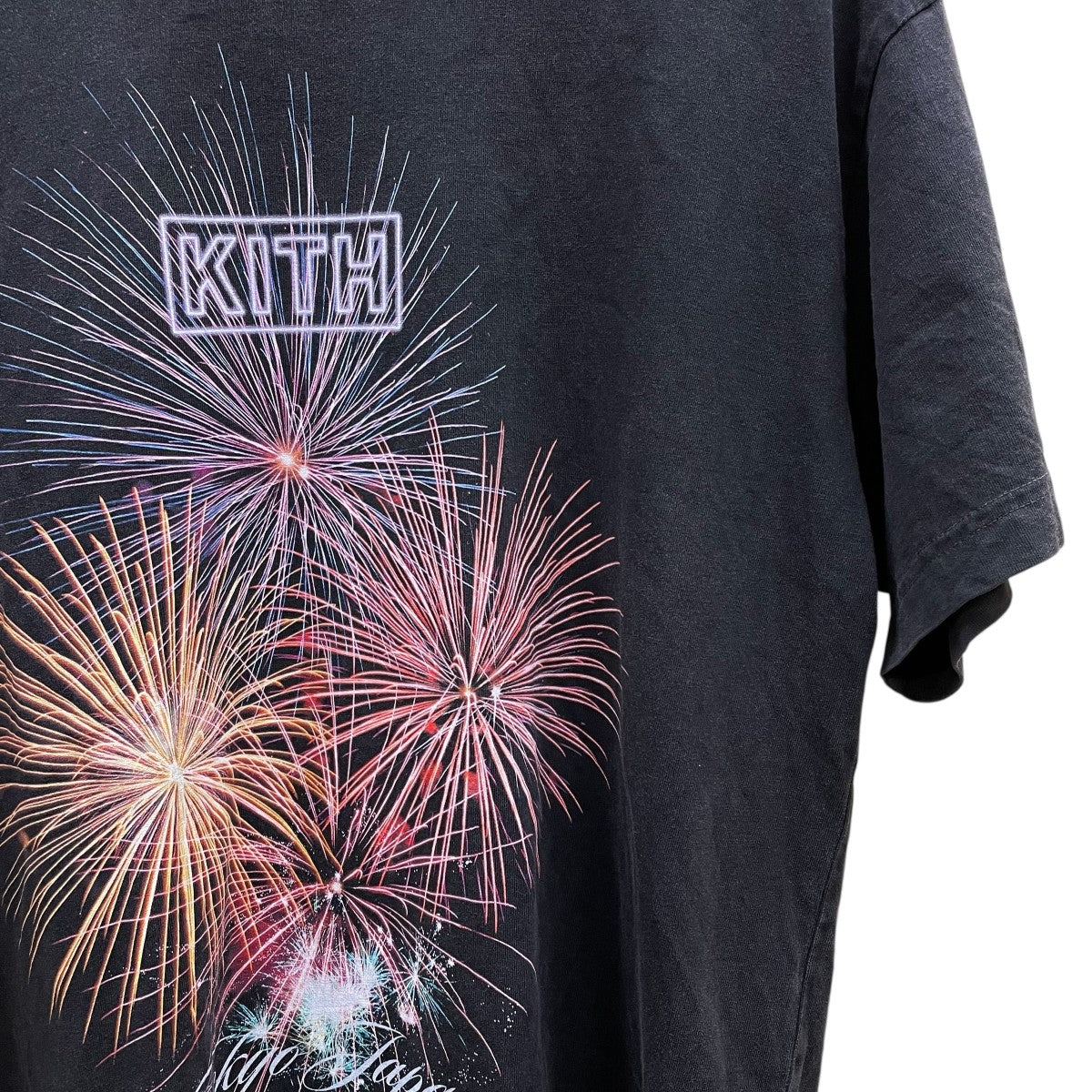 KITH(キス) TOKYO限定 花火プリント半袖カットソー24 073 060