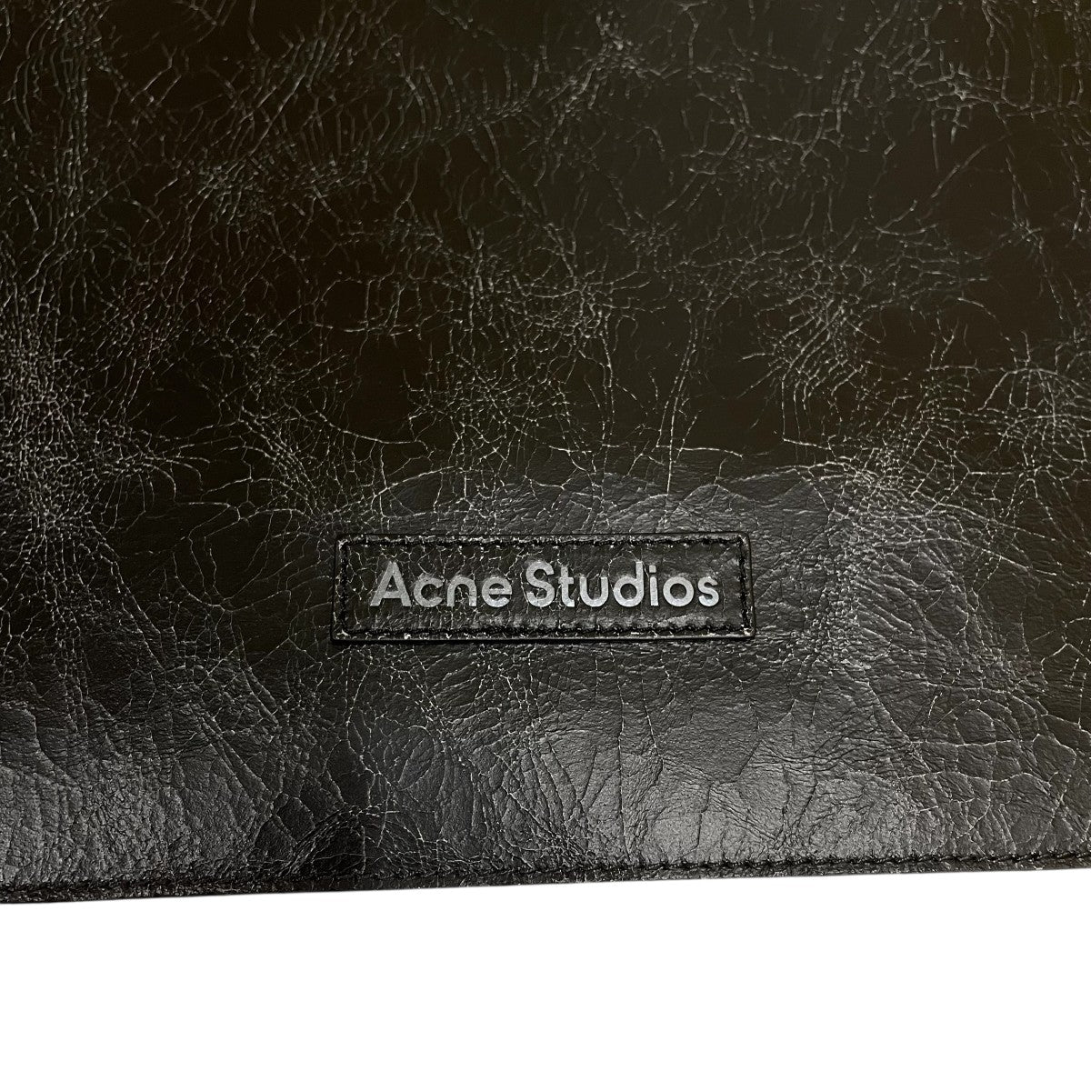 アクネストゥディオズ(ACNE)フリンジショルダーバッグ　ブラックレザー アクネストゥディオズ レザーショルダーバッグ ACNE フリンジ