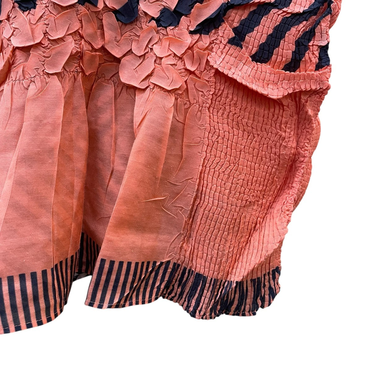 イッセイミヤケISSEY MIYAKE 製品染めシルクノースリーブチュニック 紺