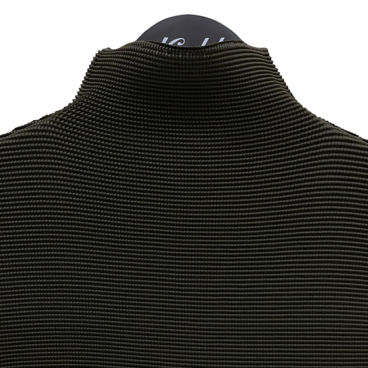 me ISSEY MIYAKE(ミーイッセイミヤケ) ボトルネックカットソー