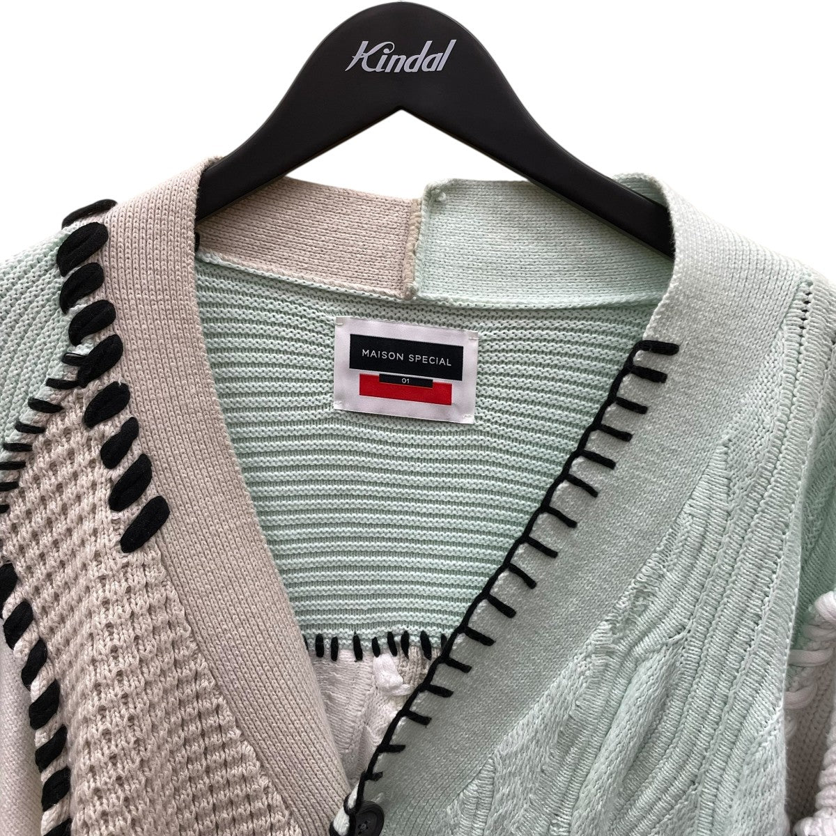 鬼ワッフルクレイジーパッチワークエンブロイダリーVネックニット