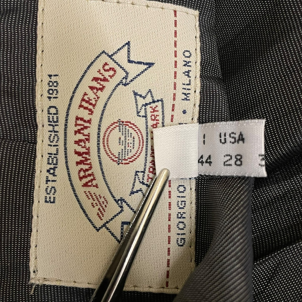 アルマーニ ジーンズ　ジャケット　サイズ44 アルマーニジーンズ ブラックナイロンジャケット サイズ44 M10945679