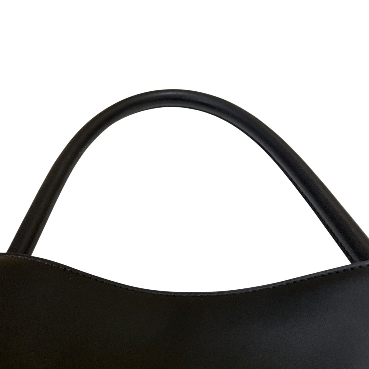 VASIC(ヴァジック) PATTI MINIハンドバッグ ブラック｜【公式