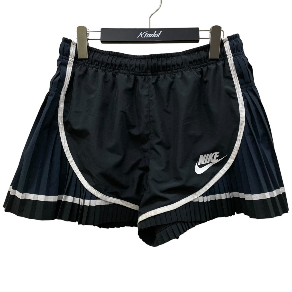 NIKE sacaiコラボ切替 プリーツ ショートパンツCD6312-010 古着・中古-1枚目のアイテム画像