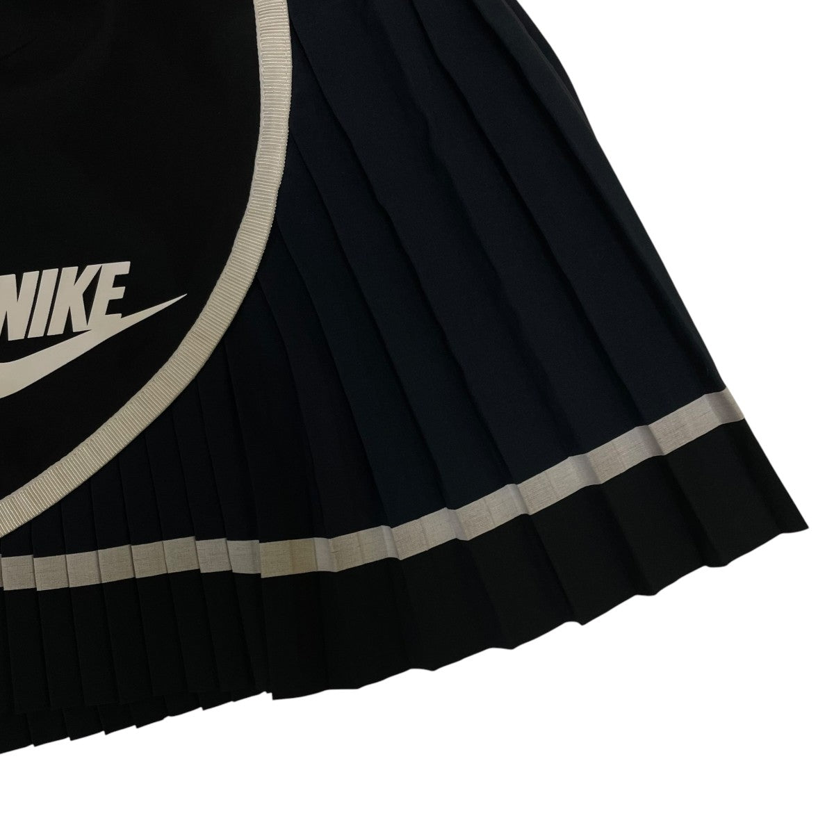 NIKE sacaiコラボ切替 プリーツ ショートパンツCD6312-010 古着・中古-4枚目のアイテム画像