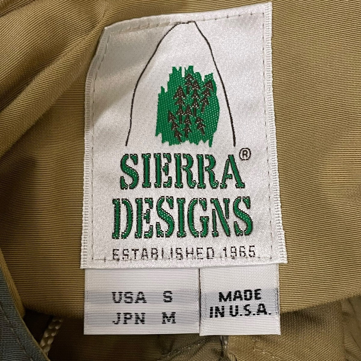 マウンテンパーカー