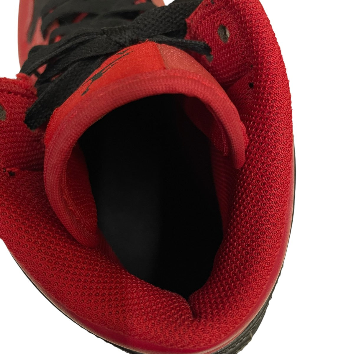 AIR JORDAN 1 MID REVERSE BREDエアジョーダン1 ミッド リバースブレッド554724-660