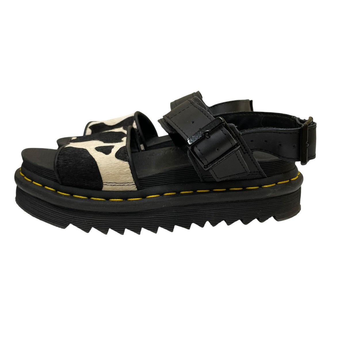 Dr．Martens(ドクターマーチン) VOSS HAIR ONサンダル 牛柄 ブラック