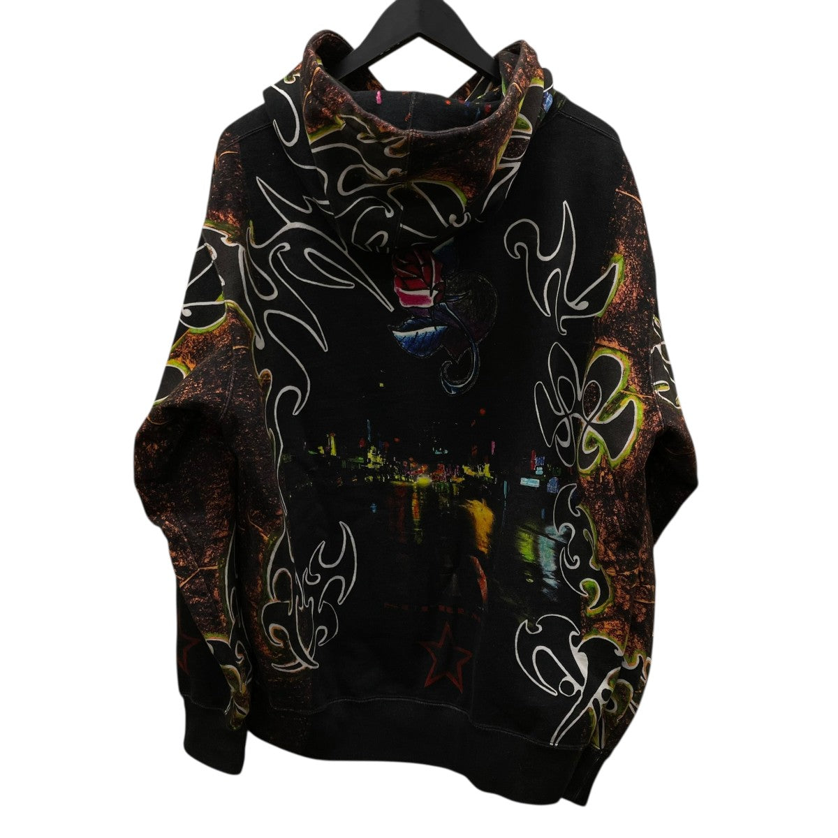 East Broadway Hoodedプルオーバーフーディ