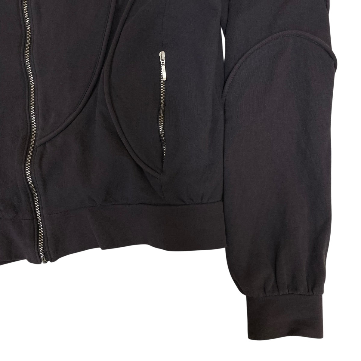 ジップパーカー