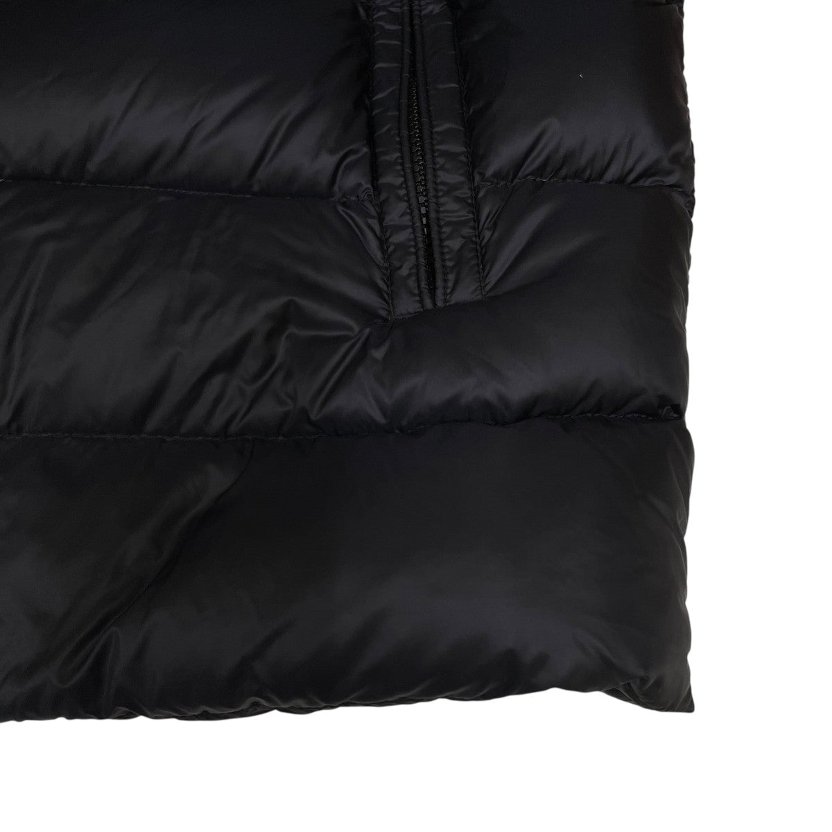 MONCLER MONTREUILダウンベストG20911A00018 古着・中古-4枚目のアイテム画像