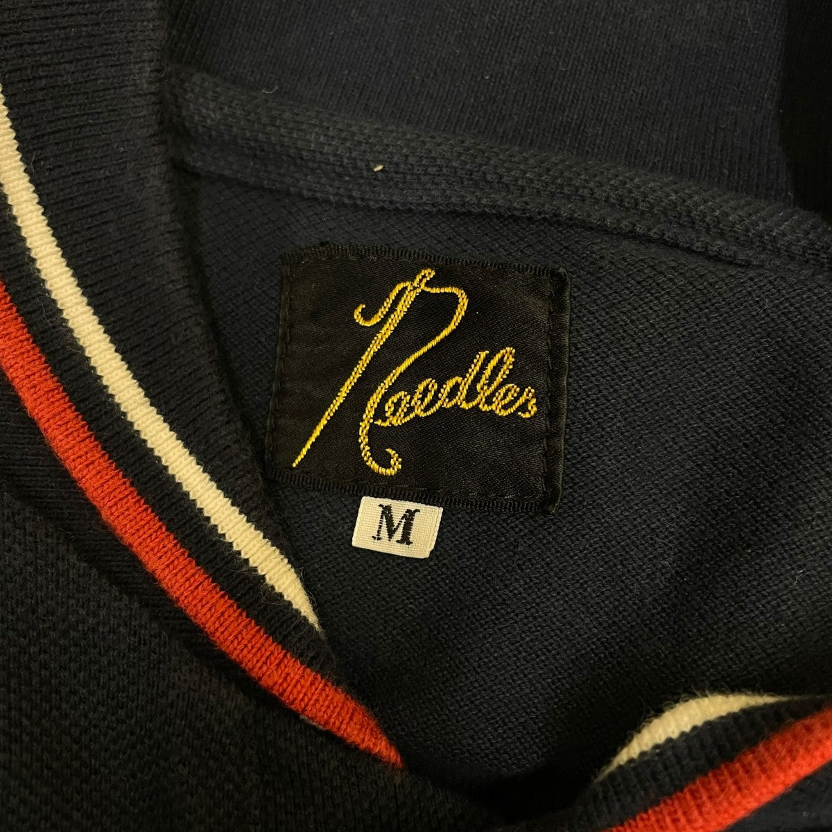 Needles(ニードルズ) ロゴ刺繍 パピヨン 蝶 ショールカラー 半袖