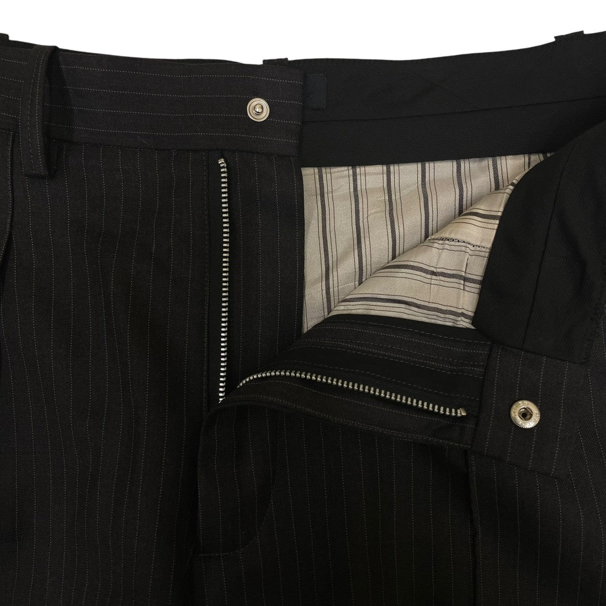 ストライプスラックス